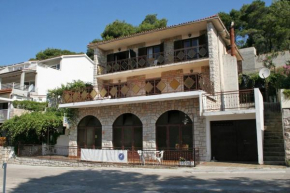 Apartments with a parking space Jelsa, Hvar - 4595